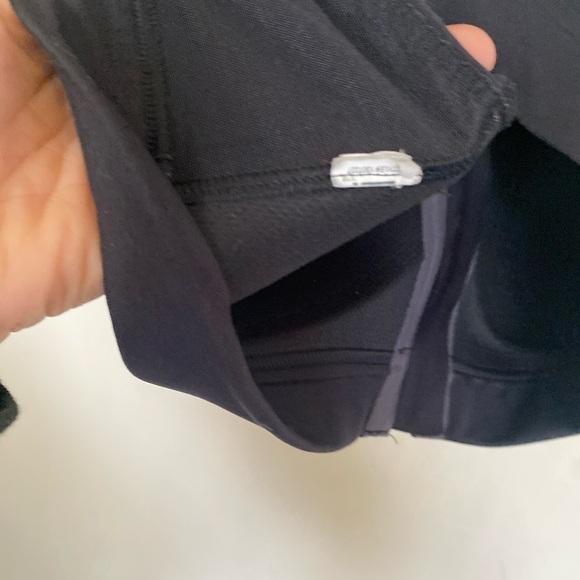 Under Armour zip front sports bra, crisscross back - Picture 6 of 7